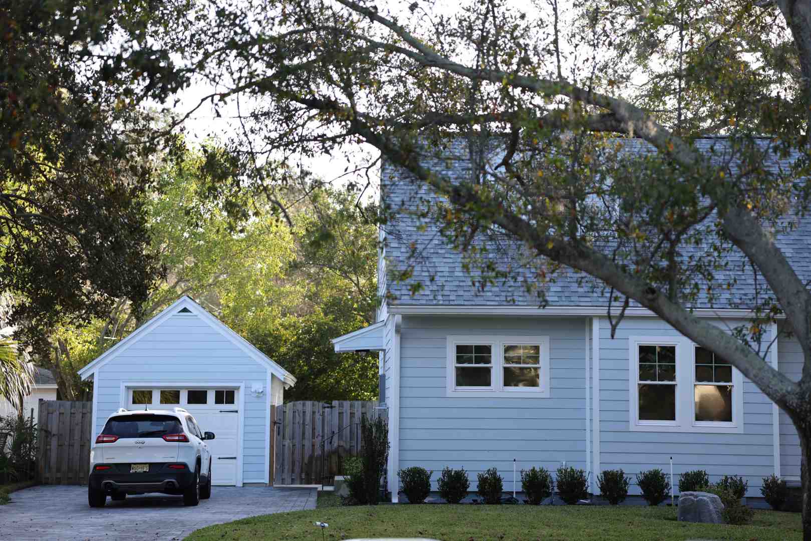 Curb appeal of a new GAF architectural shingle roof - How much does a roof cost in Madison WI?