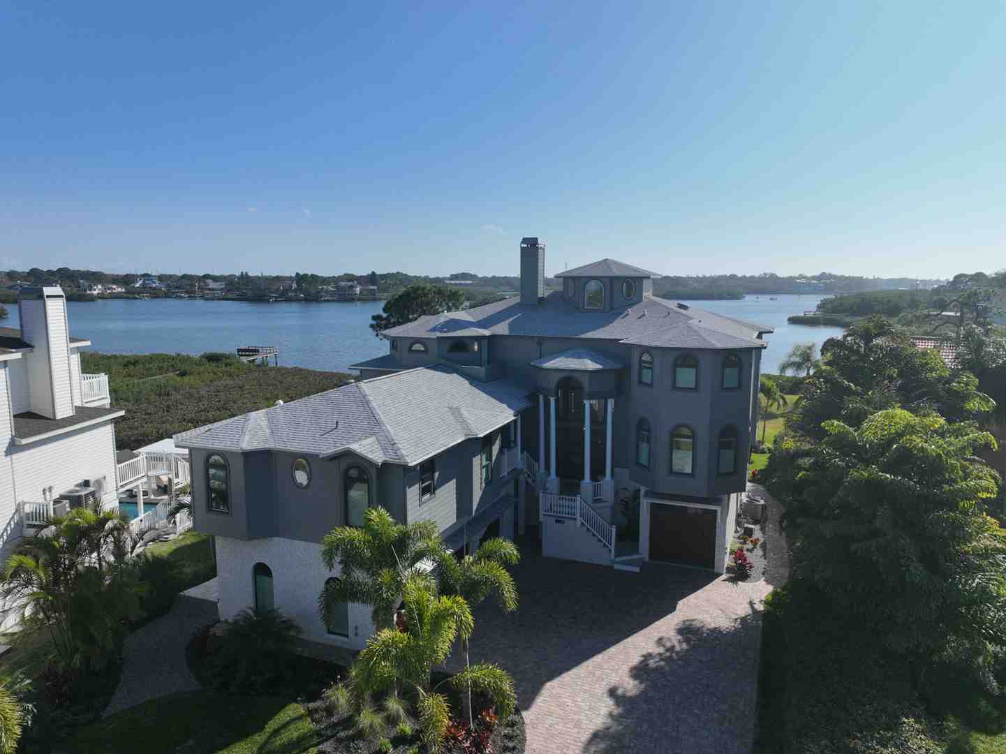 Find the best James Hardie Elite Preferred contractor Clearwater FL. Discover 5 keys to quality installation, climate-specific products & lasting value.