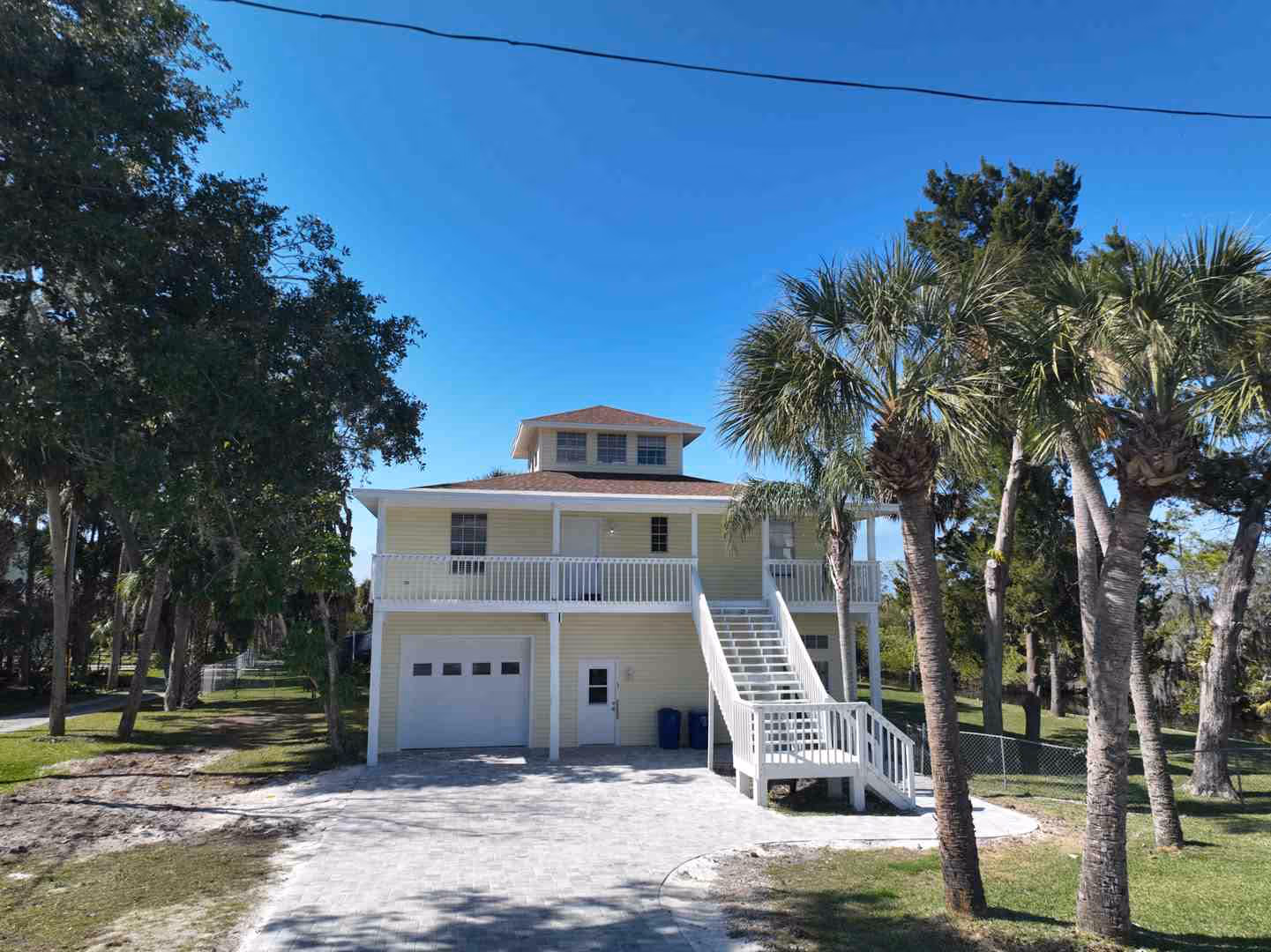 Don't choose blind! Get 7 vital tips before hiring Clearwater FL siding experts for durable, beautiful home siding.