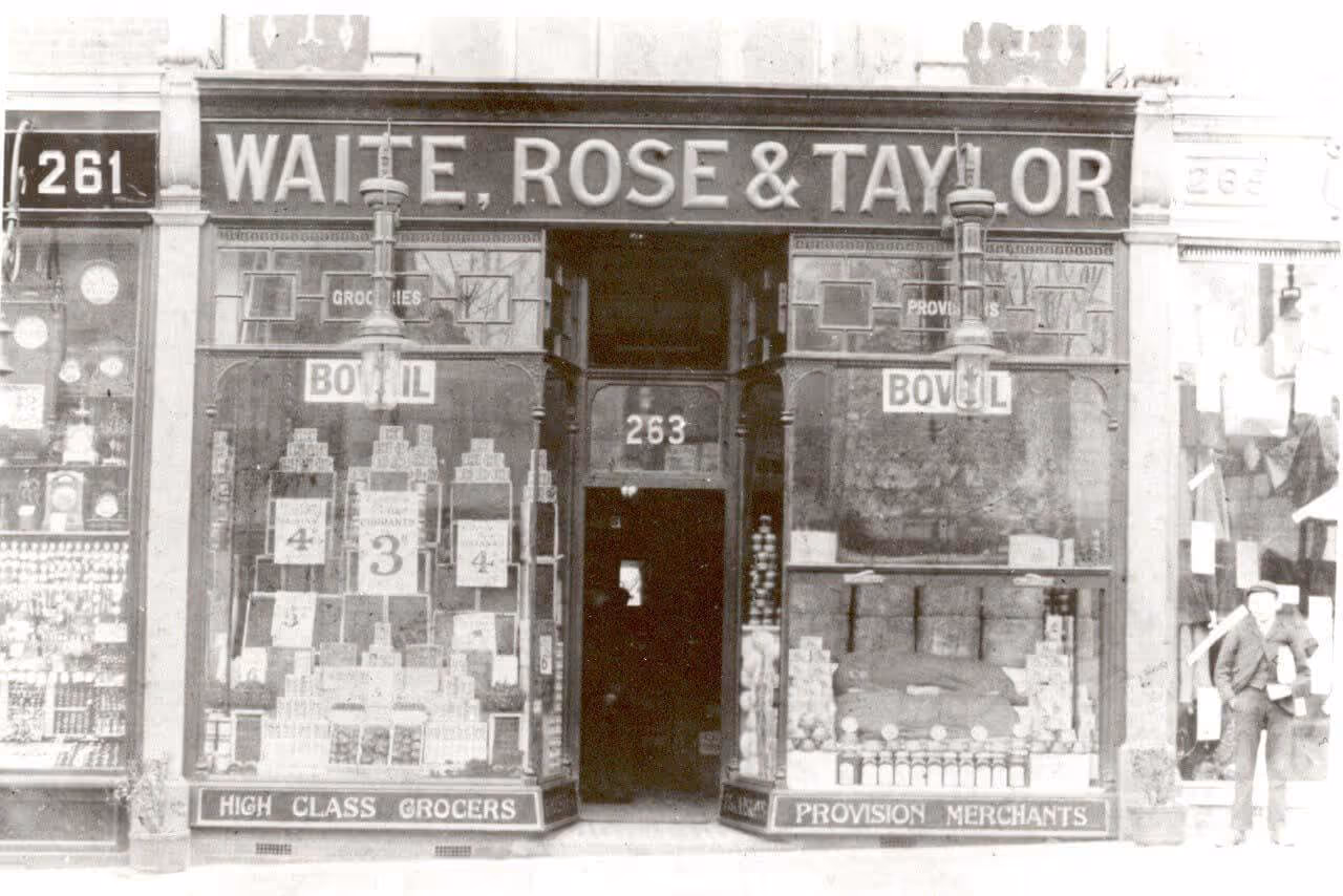 Waite-Rose-and-Taylor-1906-storefront