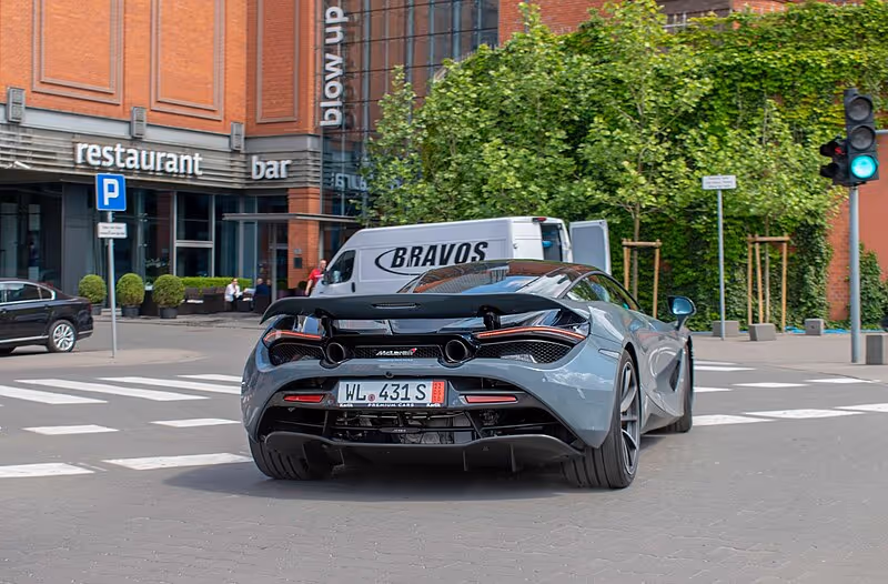 File:McLaren 720S rear.jpg
