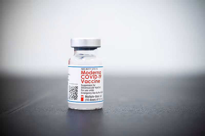 File:Moderna COVID-19 vaccine (2021) F.jpg