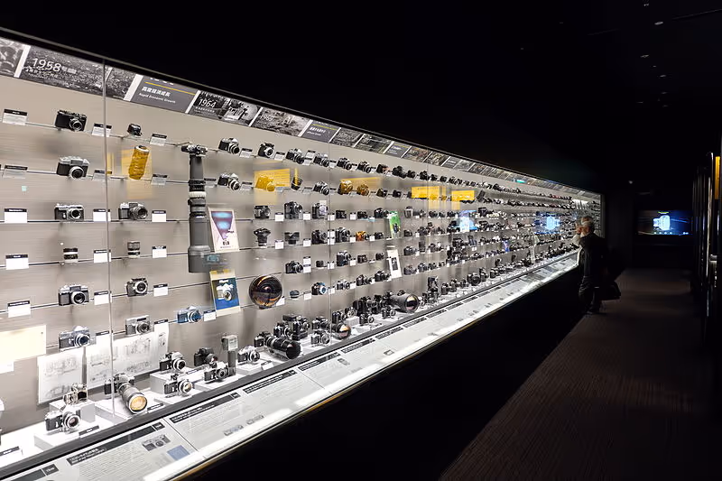 File:Nikon Museum20151104c.jpg