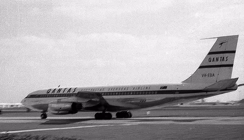 File:Qantas Boeing 707 Heathrow 1961.jpg