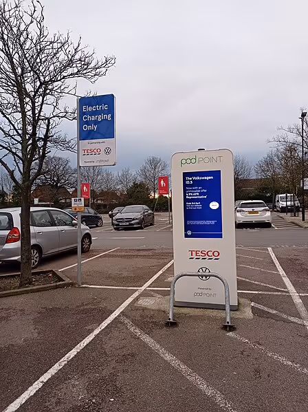 File:Pod Point car park Tesco Potters Bar.jpg