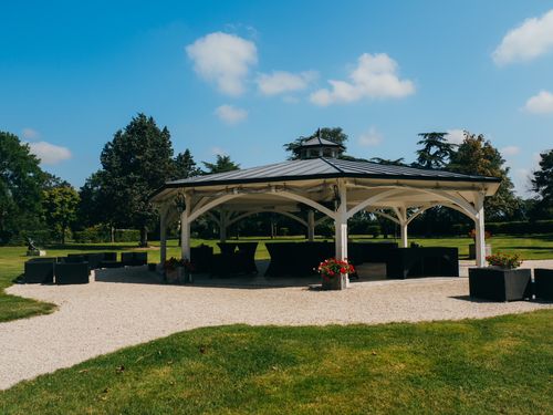 Espace prestigieux d'extérieur pour mariage, reception, seminaire, evenement privé et professionnels