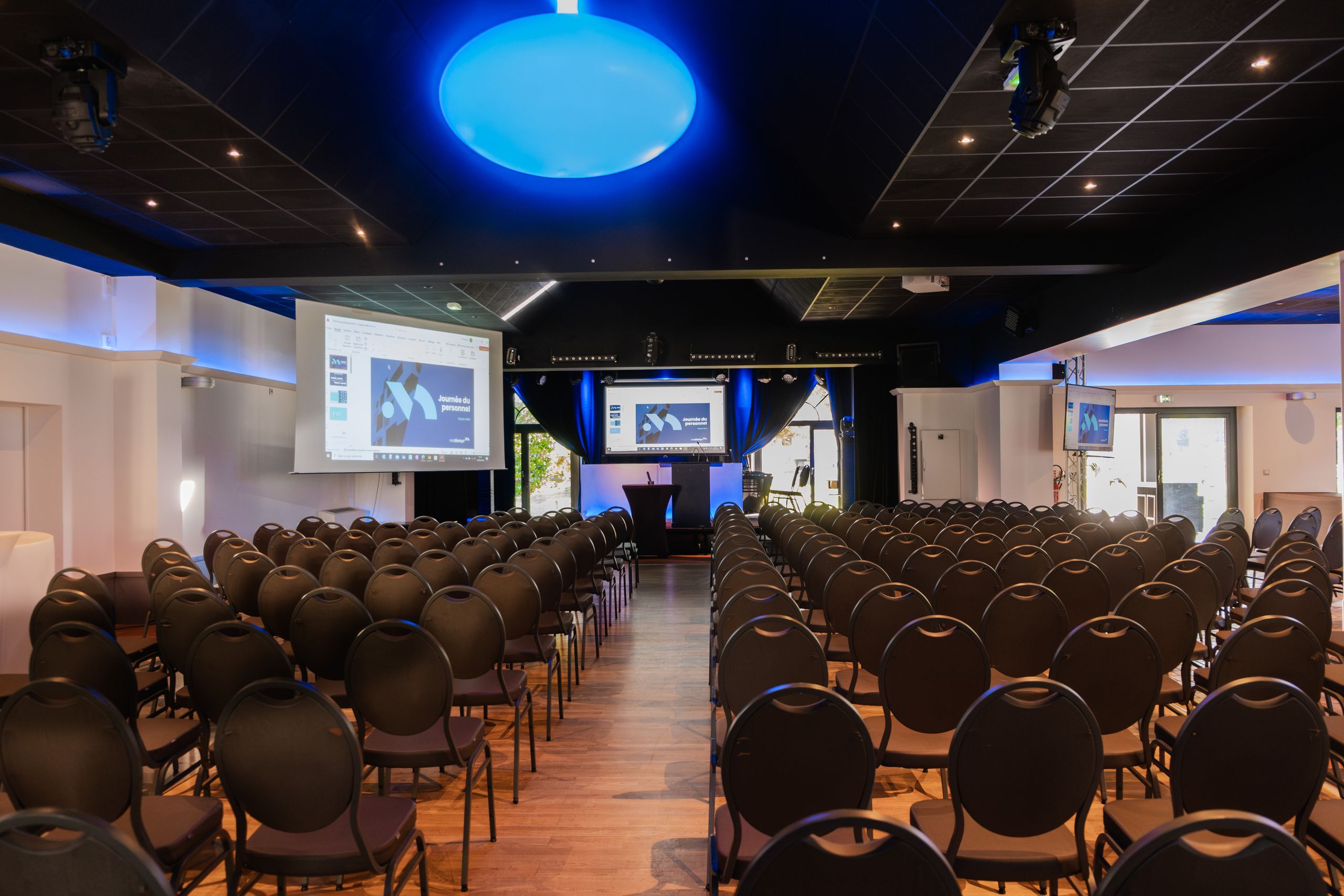 Séminaire en configuration plénière dans l'Orangerie du Domaine de Chatillon près d'Angers