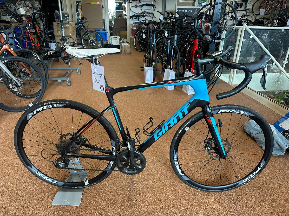Giant Defy Advanced Racefiets