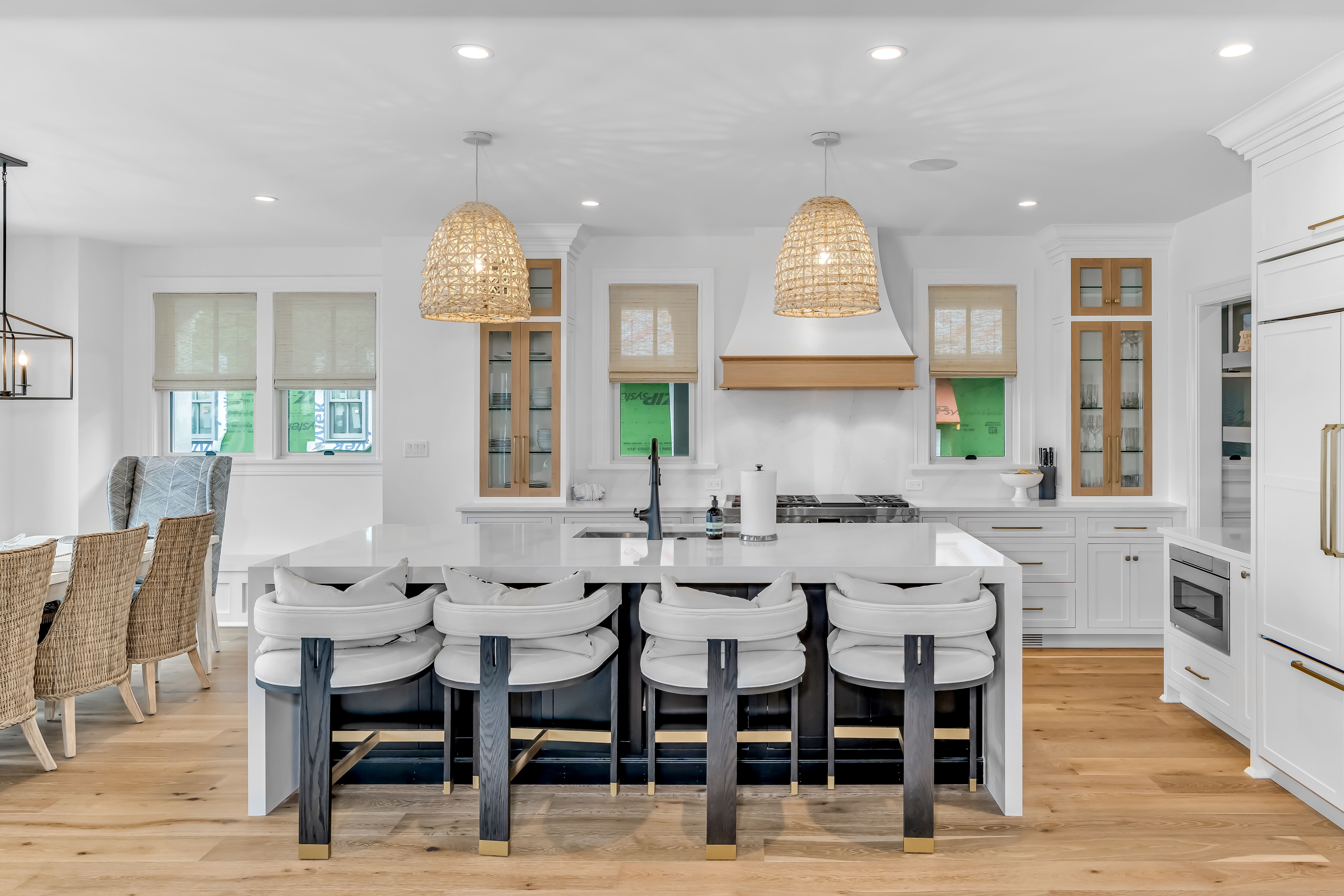  5 Coastal Kitchen Trends We’re Loving Right Now