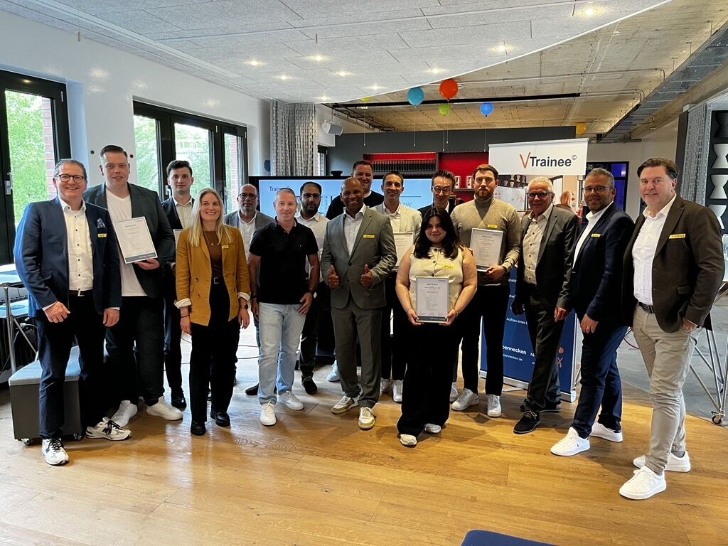Die V‑Trainee Klasse 25/26 feiert Ihren Abschluss!