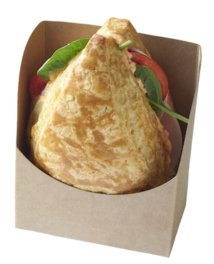 Herzhaftes Croissant mit Truthahnbrust