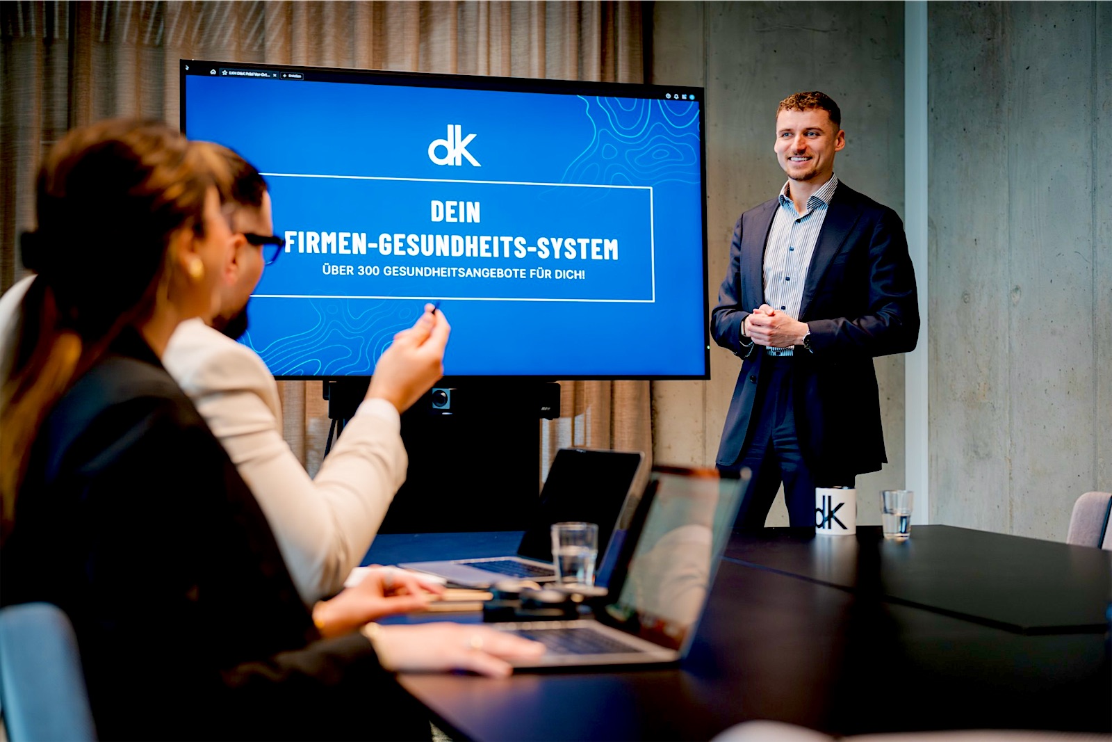 Beratungsgespräch: D&K stellt das Firmen-Gesundheitssystem vor