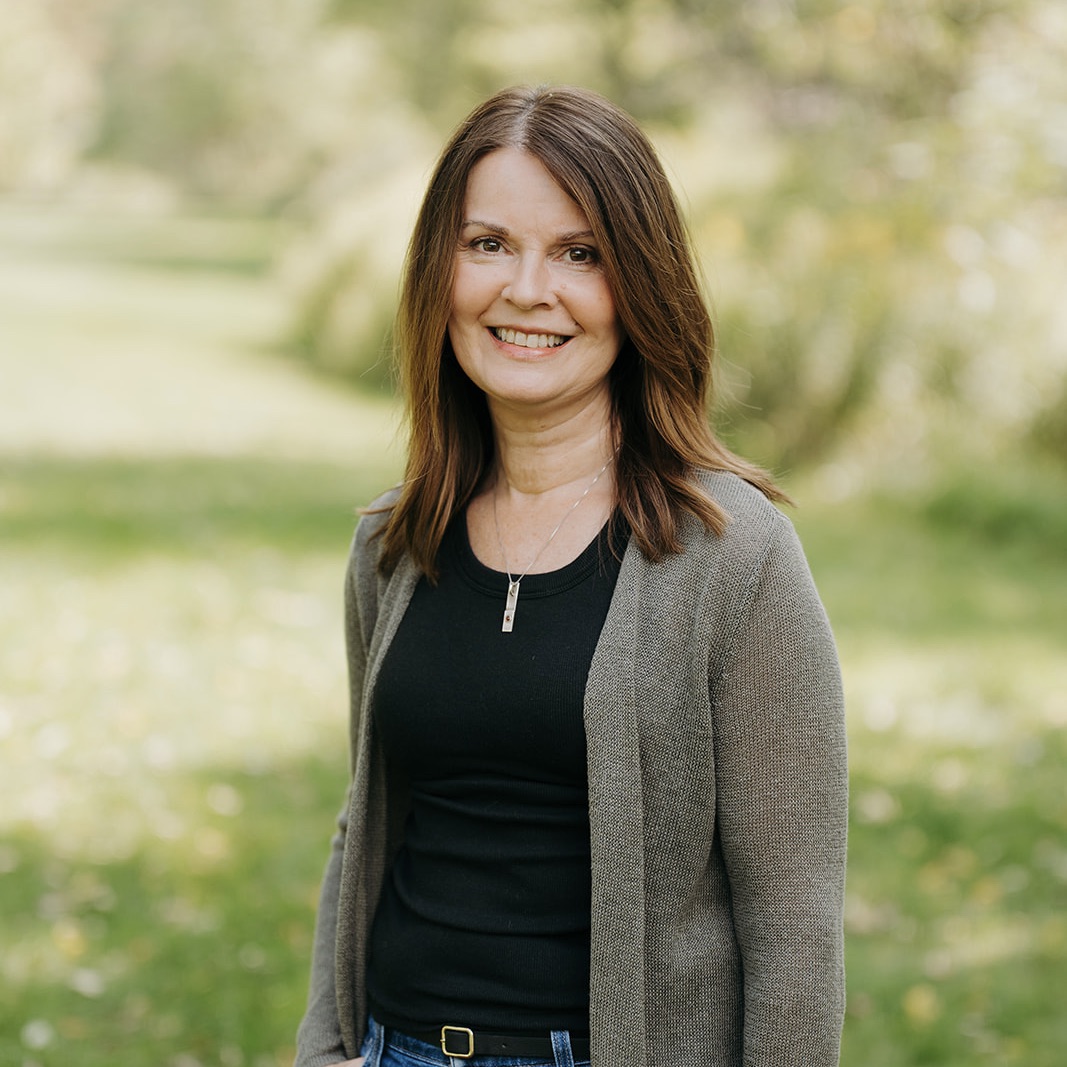 Jeannie: CoOwner of The Nest.