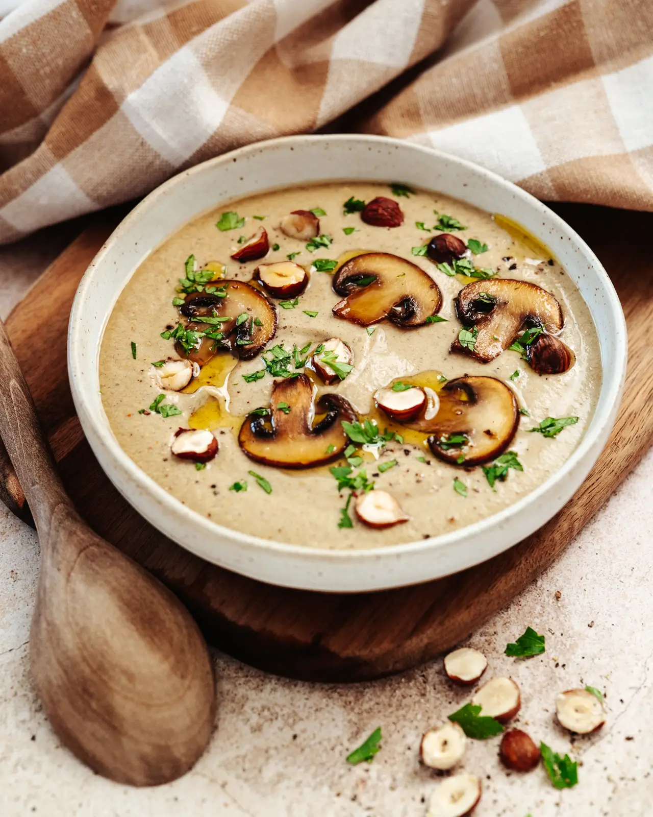 Photo recette de velouté aux champignons et noisette. Recette réconfortante pour l'automne.