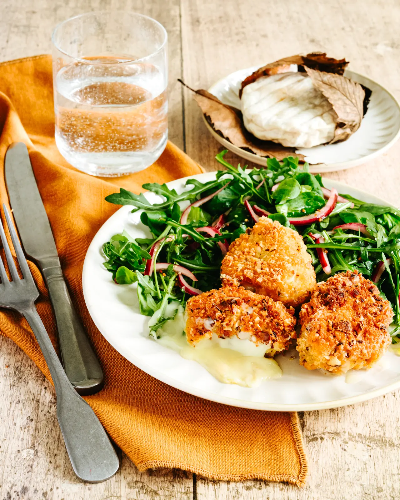 Cromesquis au fromage et salade