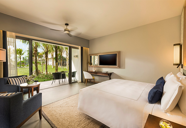 Deluxe Garden Room bedroom