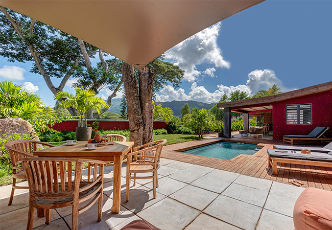 Private Villa garden and pool