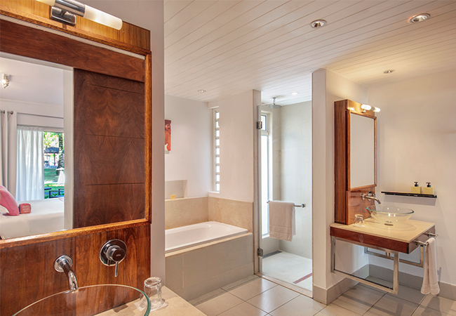 Superior Room bathroom