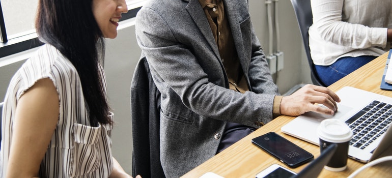 Cooperación entre departamentos para implementar estrategia digital