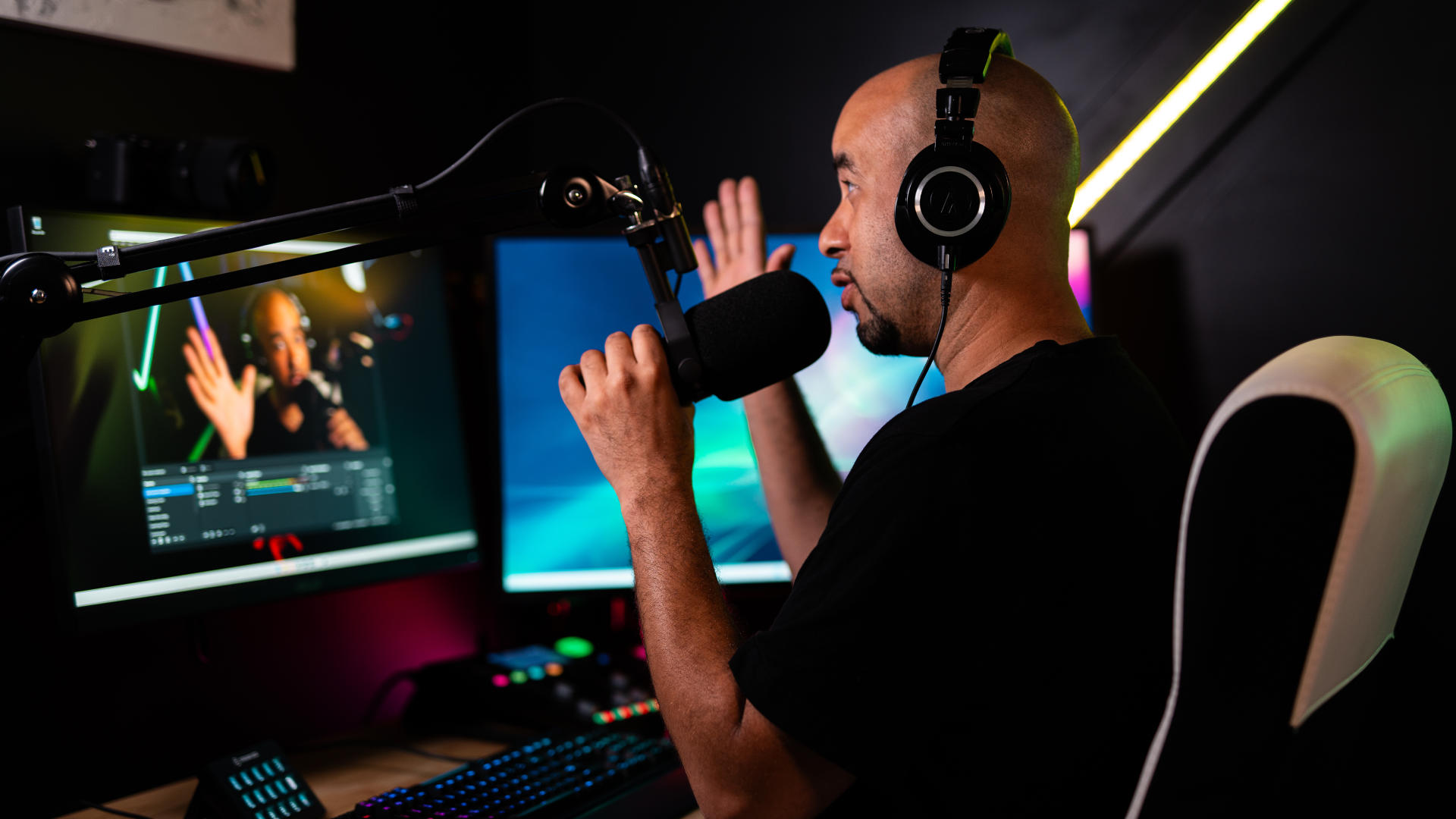 Doing a live stream at Piixel podcast studio