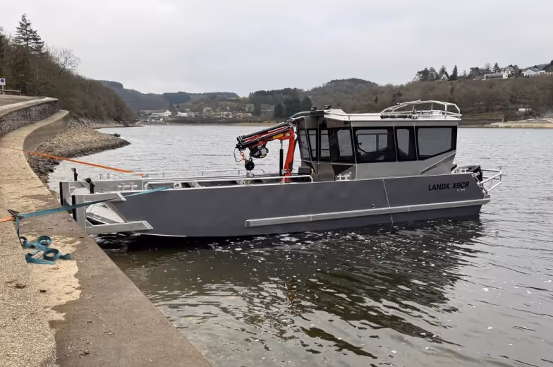 LANDX use case: workboat