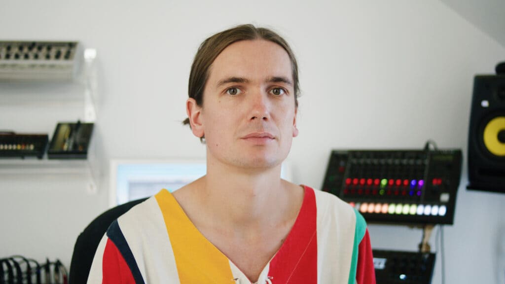 j03l press shot in the studio