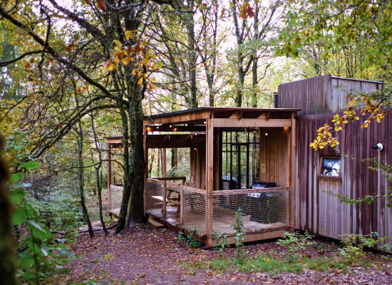 A Classic cabin in the woods with jacuzzi in Alsace in autumn