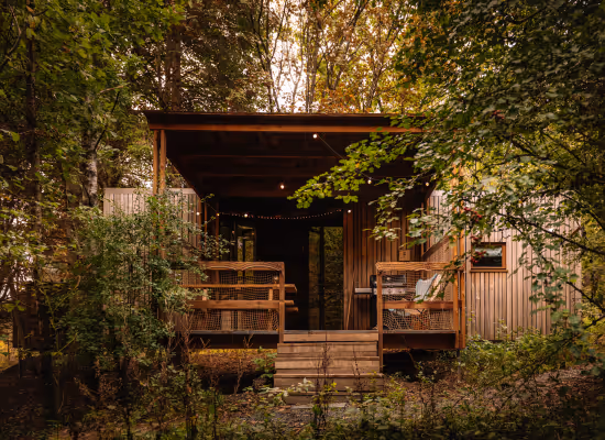 Classic for 6 cabin in the woods in the Ardennes in spring