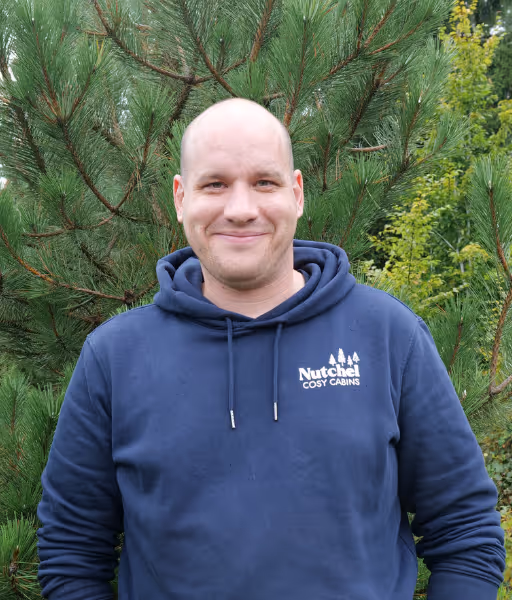 Almar works as a receptionnist at the forest village Nutchel Alsace