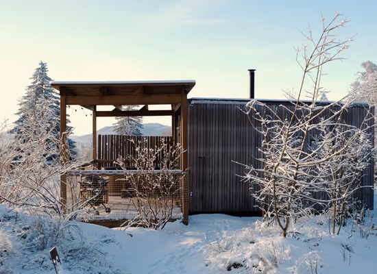 A Sweet Hot Tub cabin in the woods in Alsace, covered with snow