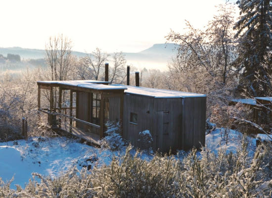 The Nest cabin in Alsace with a net terrace, covered with snow