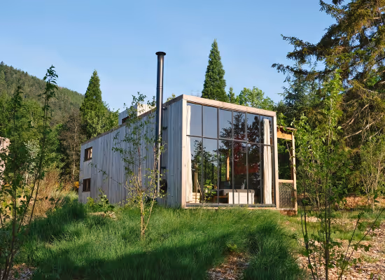 The Tribe, a tiny house near Paris in autumn
