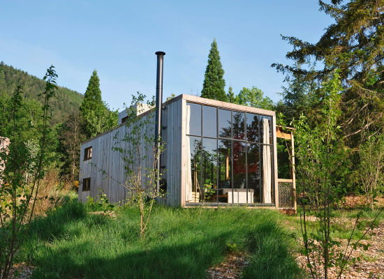 The Tribe, a tiny house near Paris in autumn