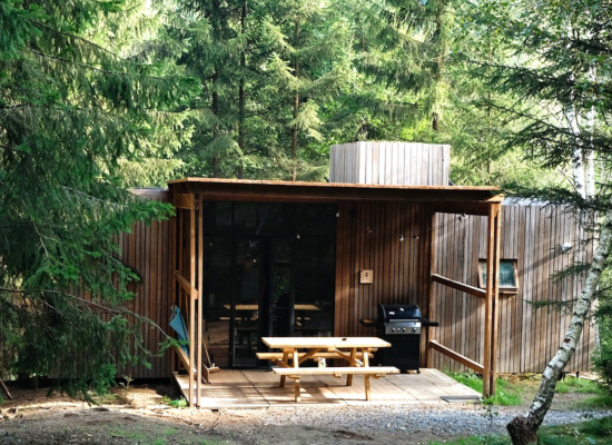 Classic for 6 cabin in the woods in the Ardennes in spring