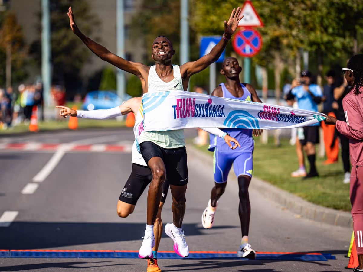 Daniel Kinyanjui și Loice Chemnung, atleți de elită din Kenya, s-au impus la Brașov Running Festival, în cursa tRUNsylvania International 10K