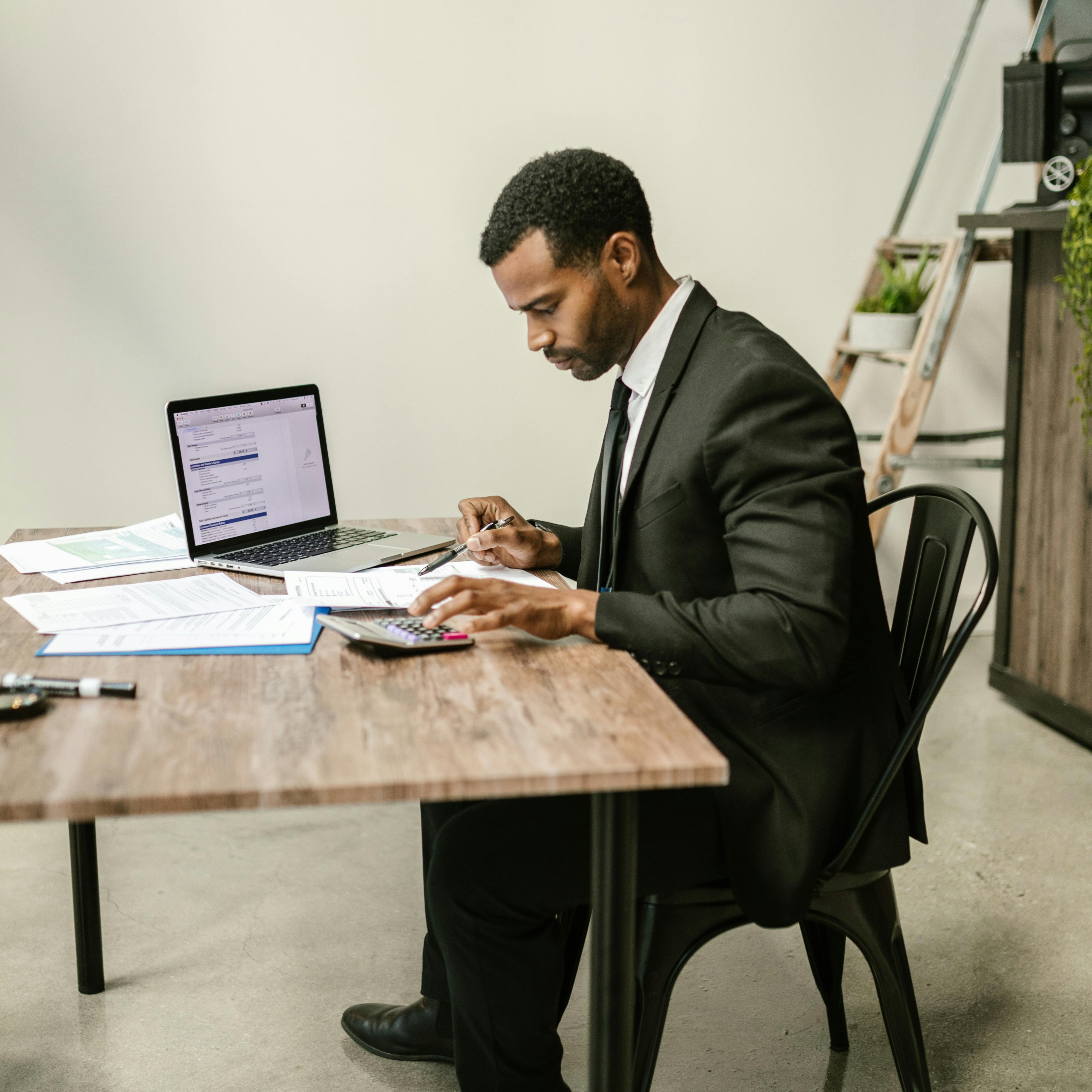 Discover what happens when you don’t file your annual tax return in the USA.