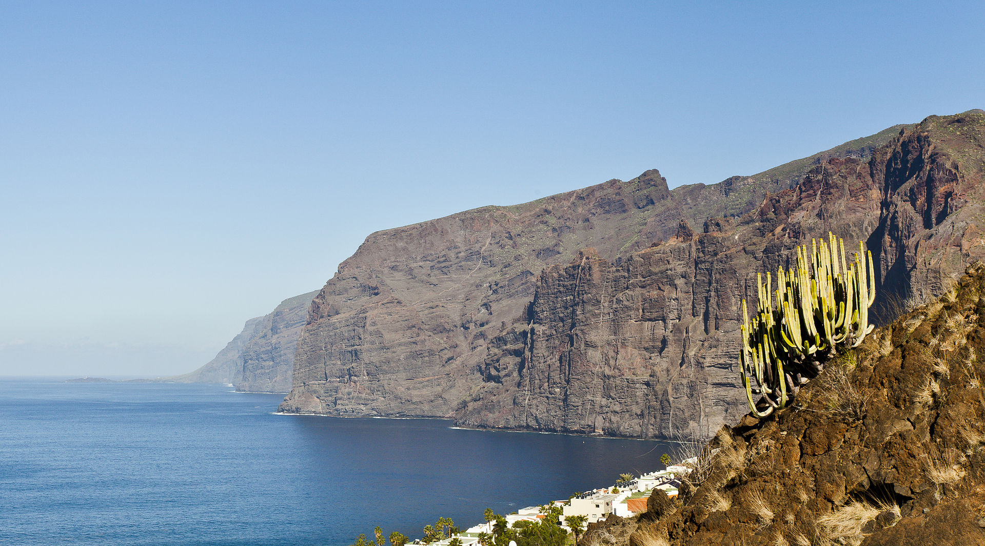 Volcanic Atlantic coast of Tenerife — Los Gigantes cliffs