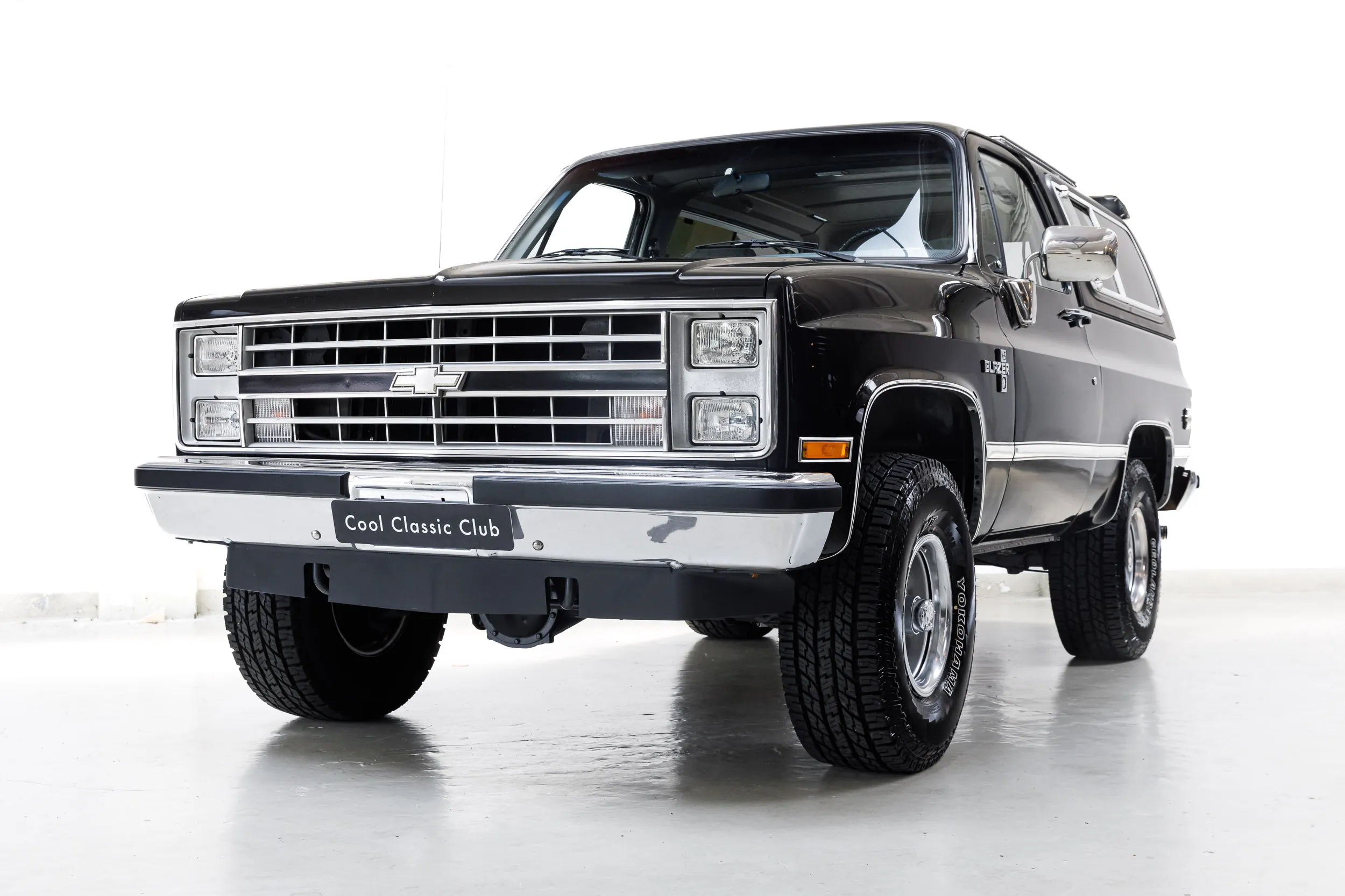 Front oblique view of the 1988 Chevrolet Blazer Silverado