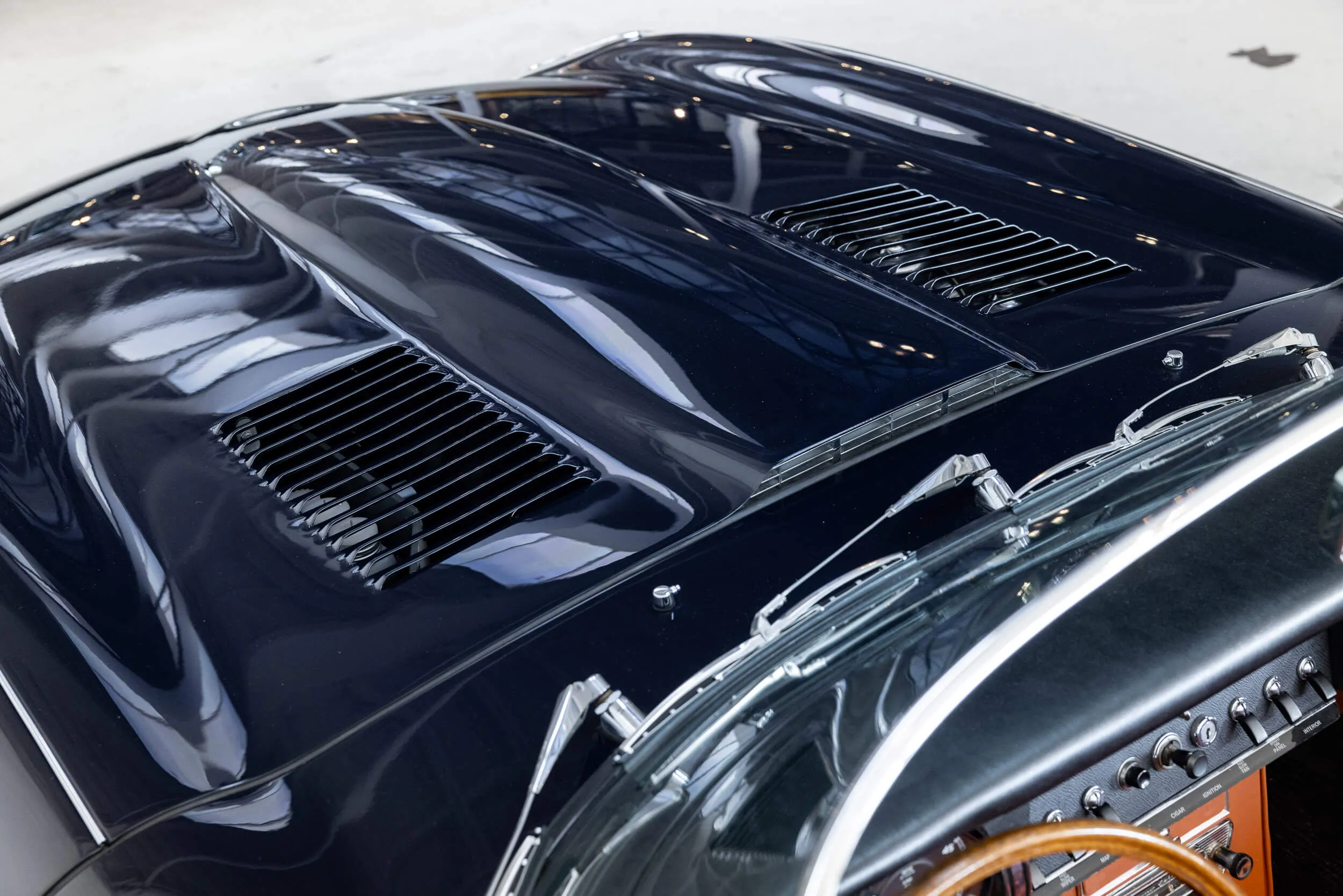 Bonnet view of Jaguar E-Type Series 1 OTS 1967 Dark Blue