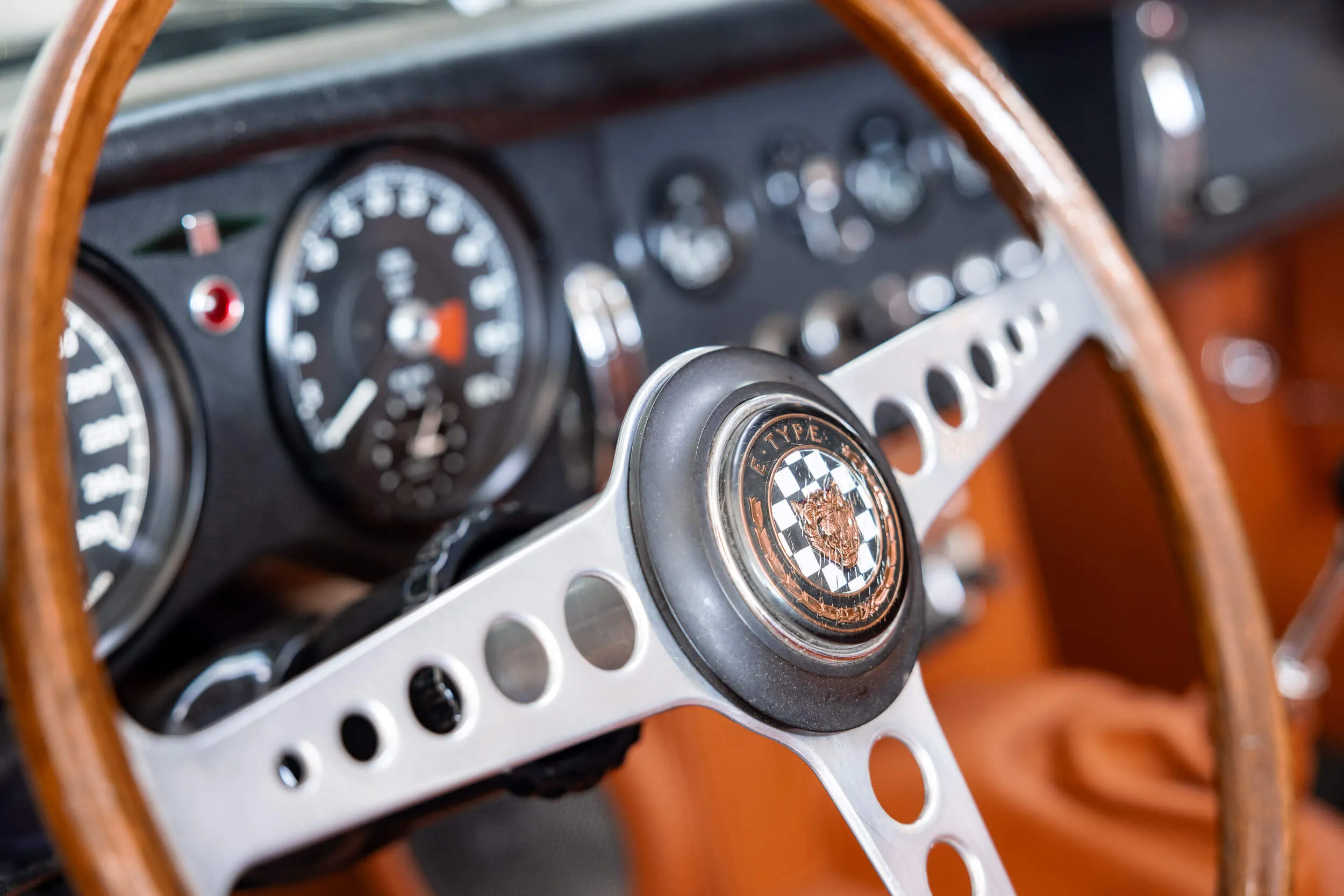 detail steering wheel view of Jaguar E-Type Series 1 OTS 1967 Dark Blue