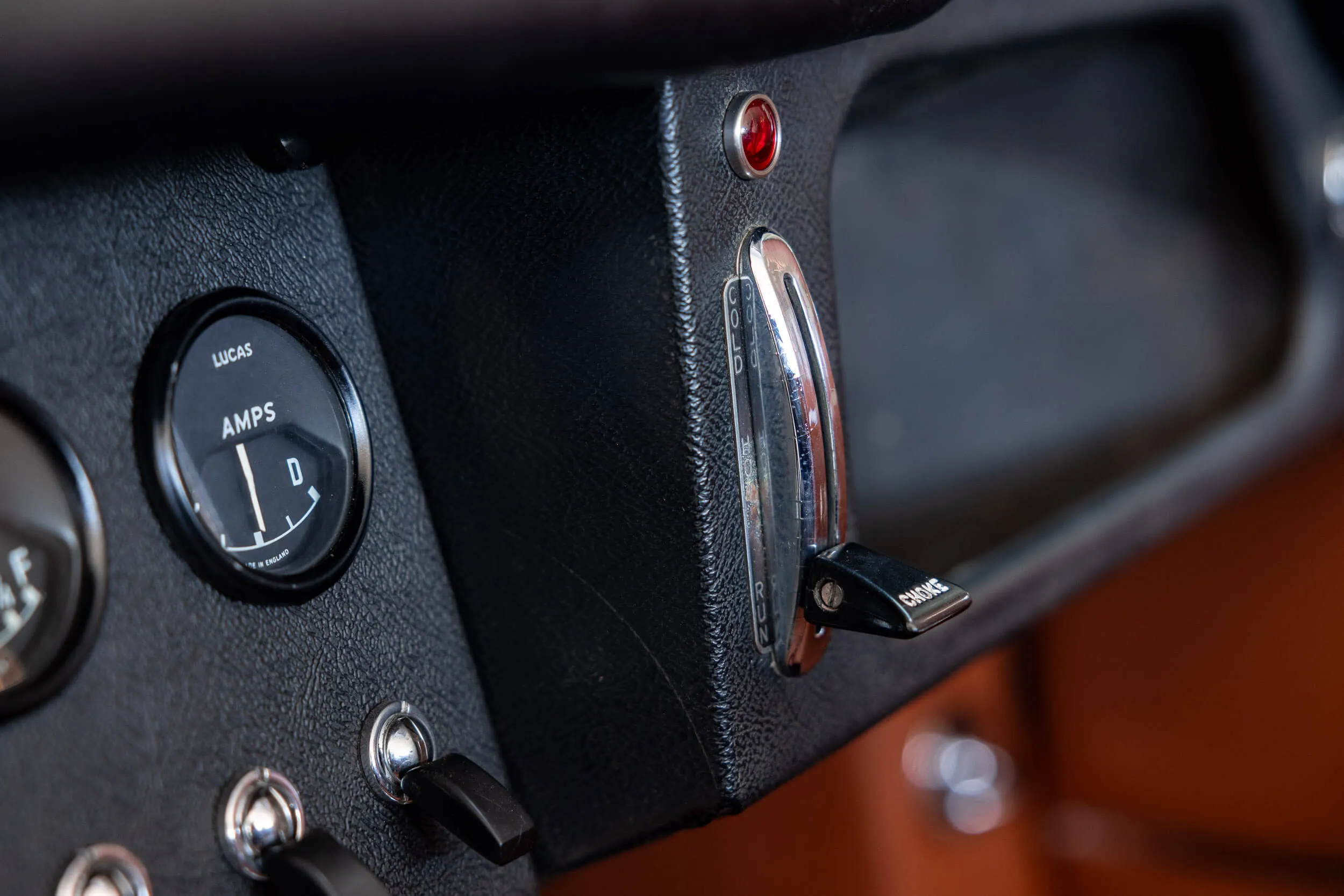 right side dashboard detail point view of Jaguar E-Type Series 1 OTS 1967 Dark Blue