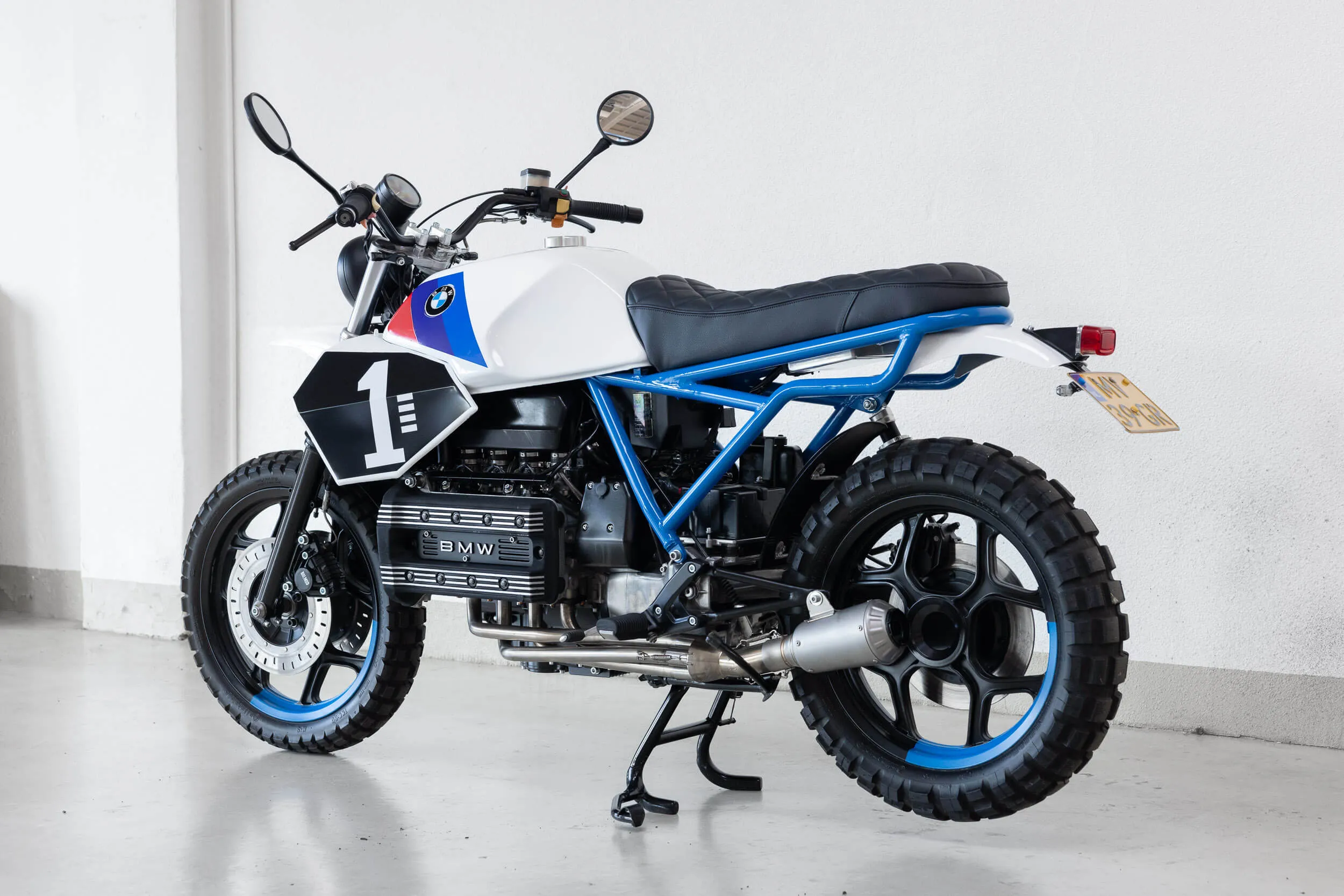 Linker achteraanzicht van BMW K 100 RT