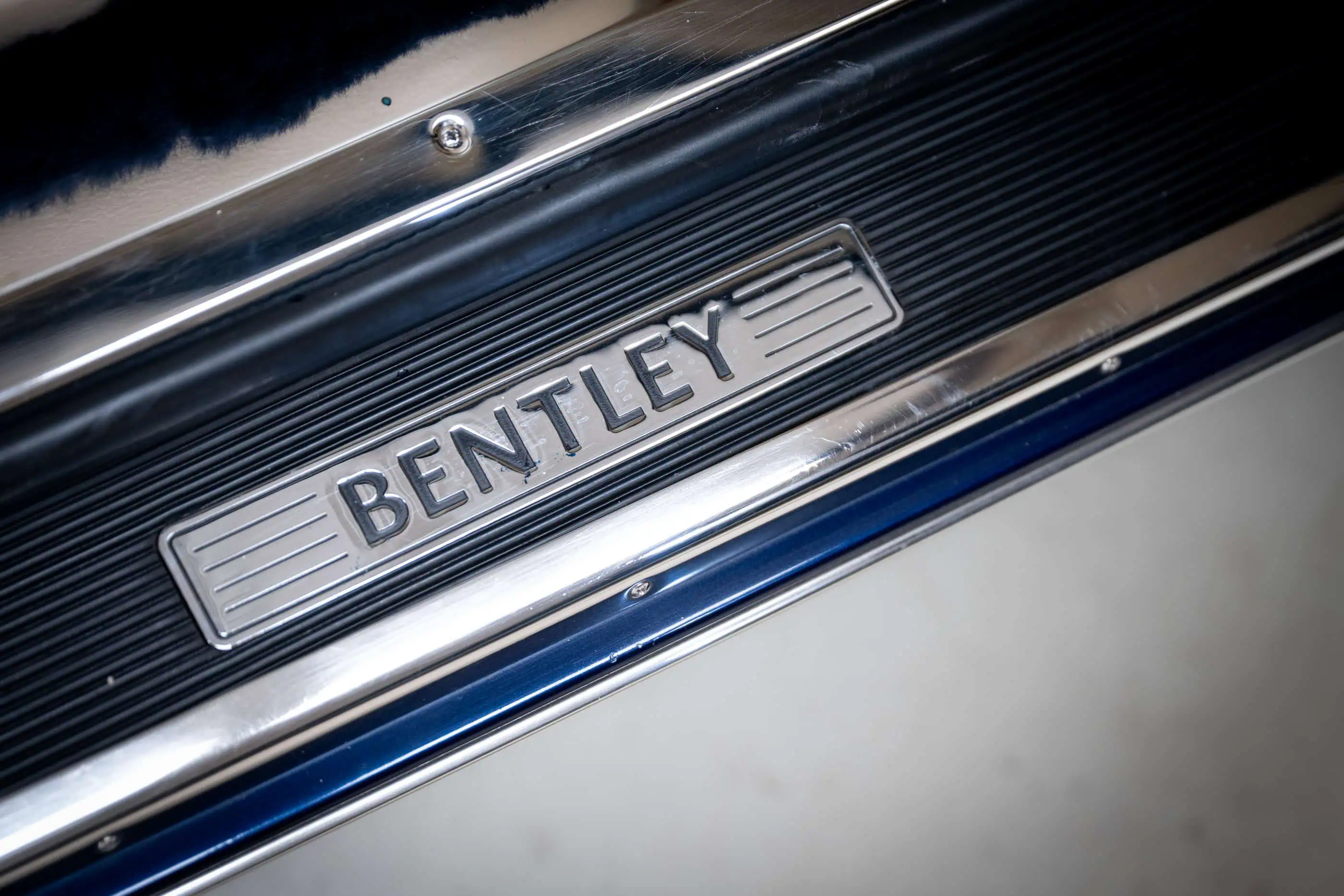 interieur detail view of Bentley Azure LHD