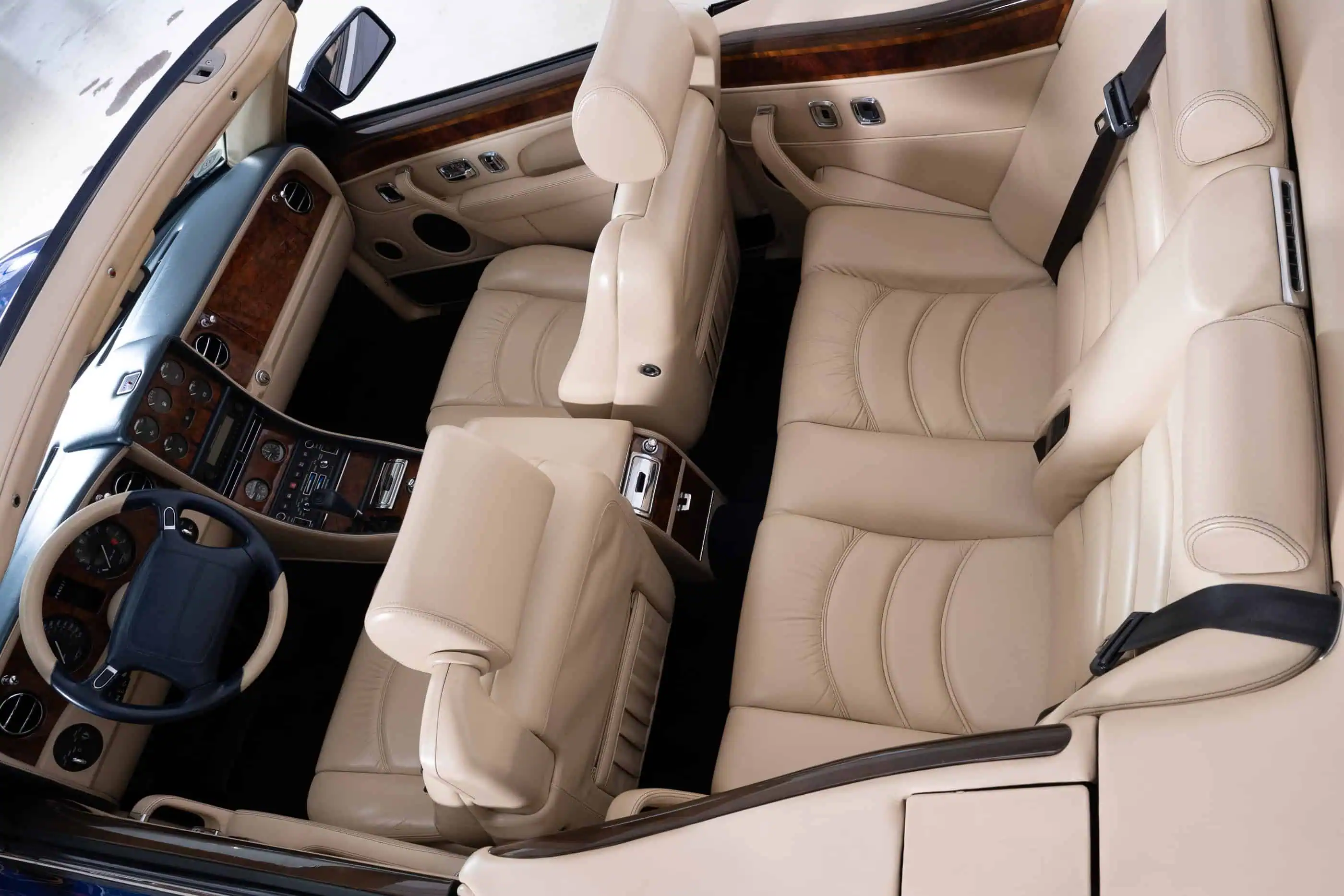 interieur detail view of Bentley Azure LHD