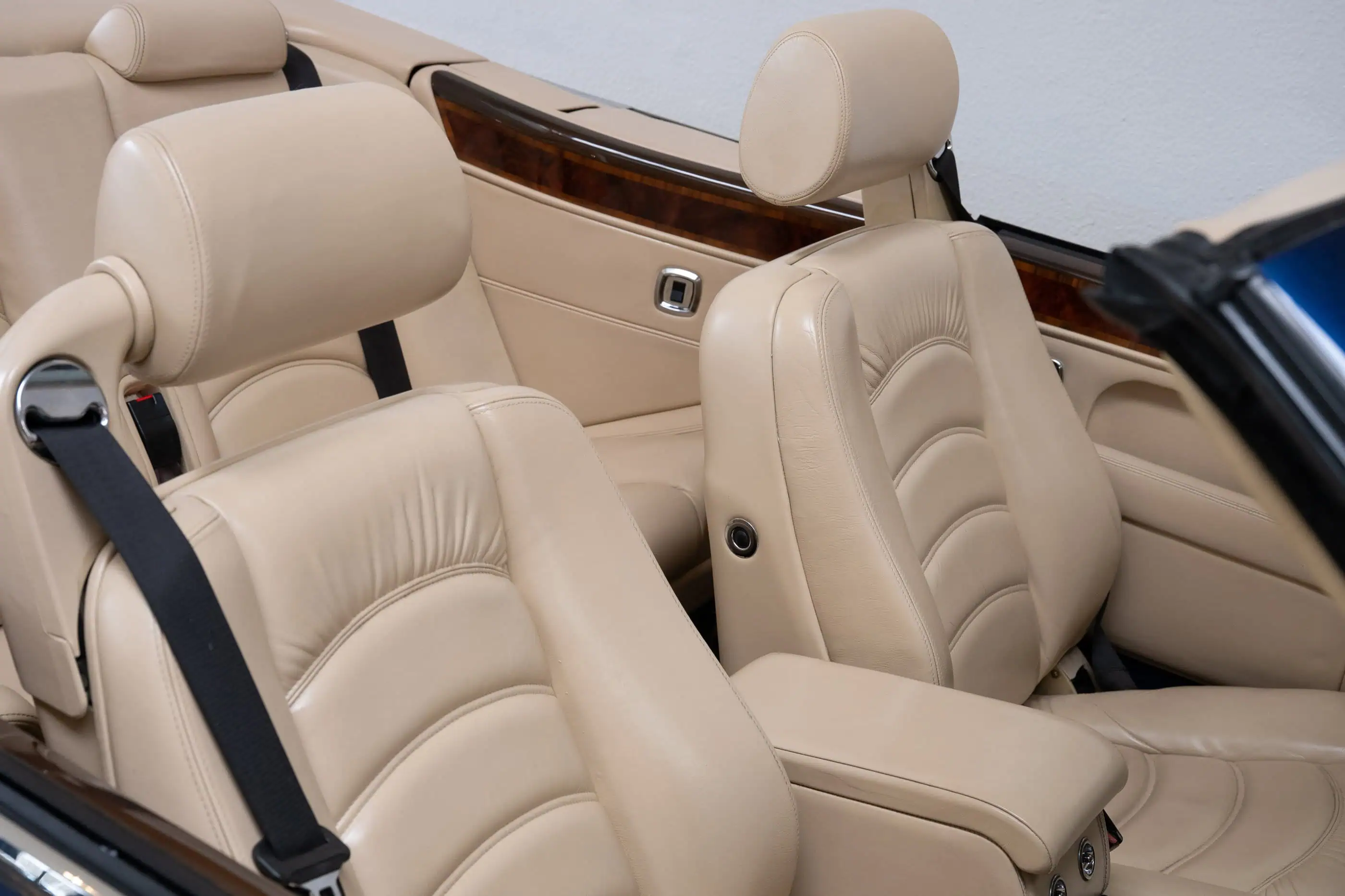 interieur detail view of Bentley Azure LHD