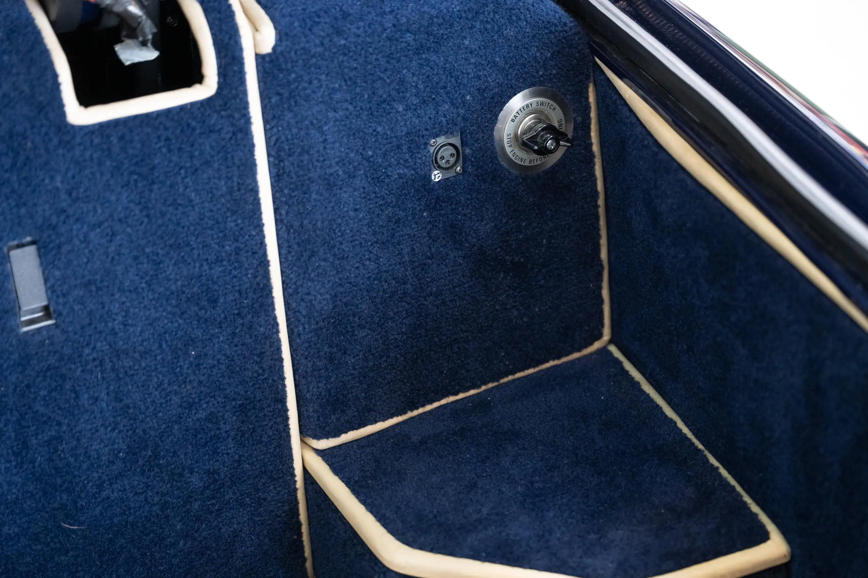 exterieur detail view of Bentley Azure LHD