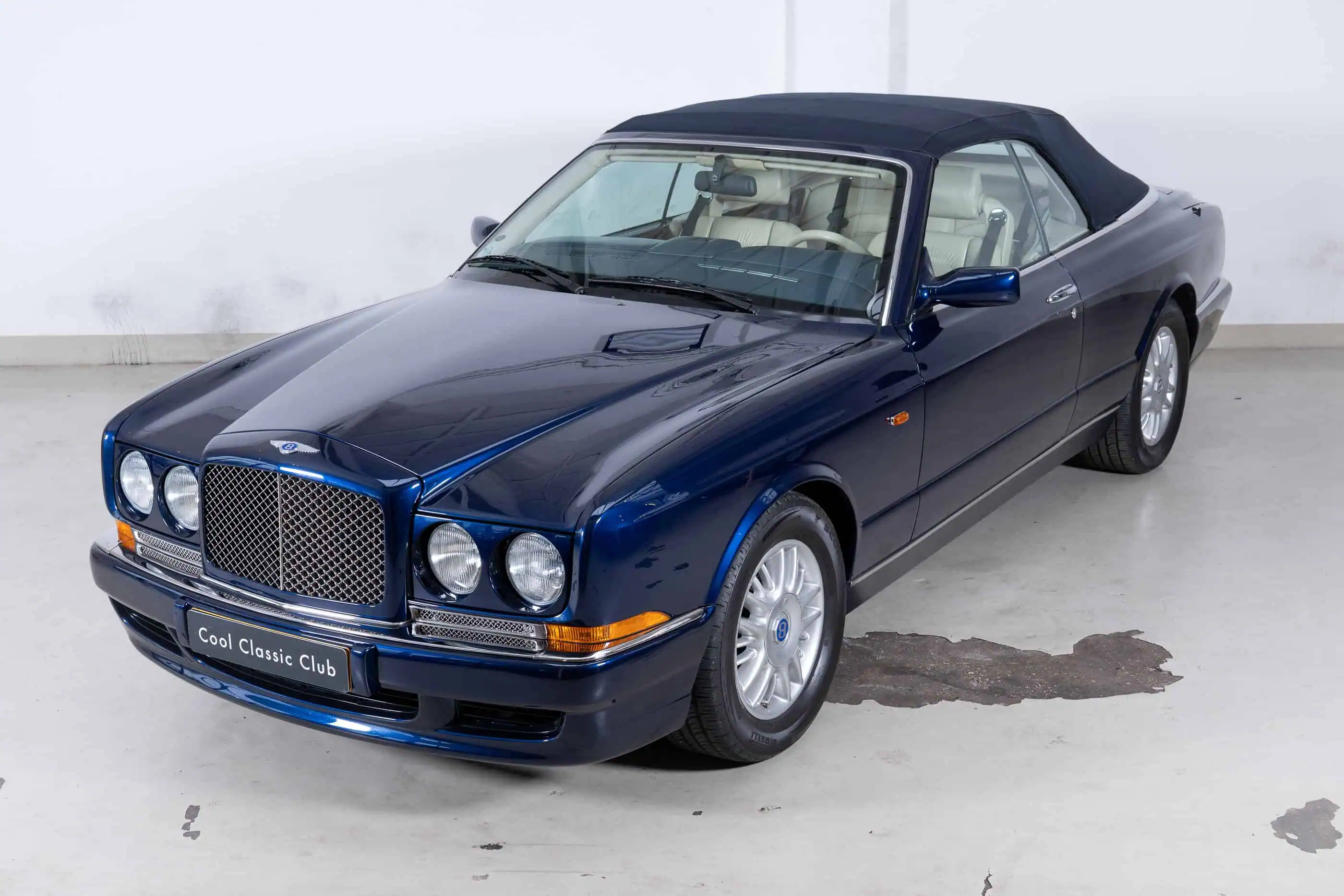 exterieur detail view of Bentley Azure LHD