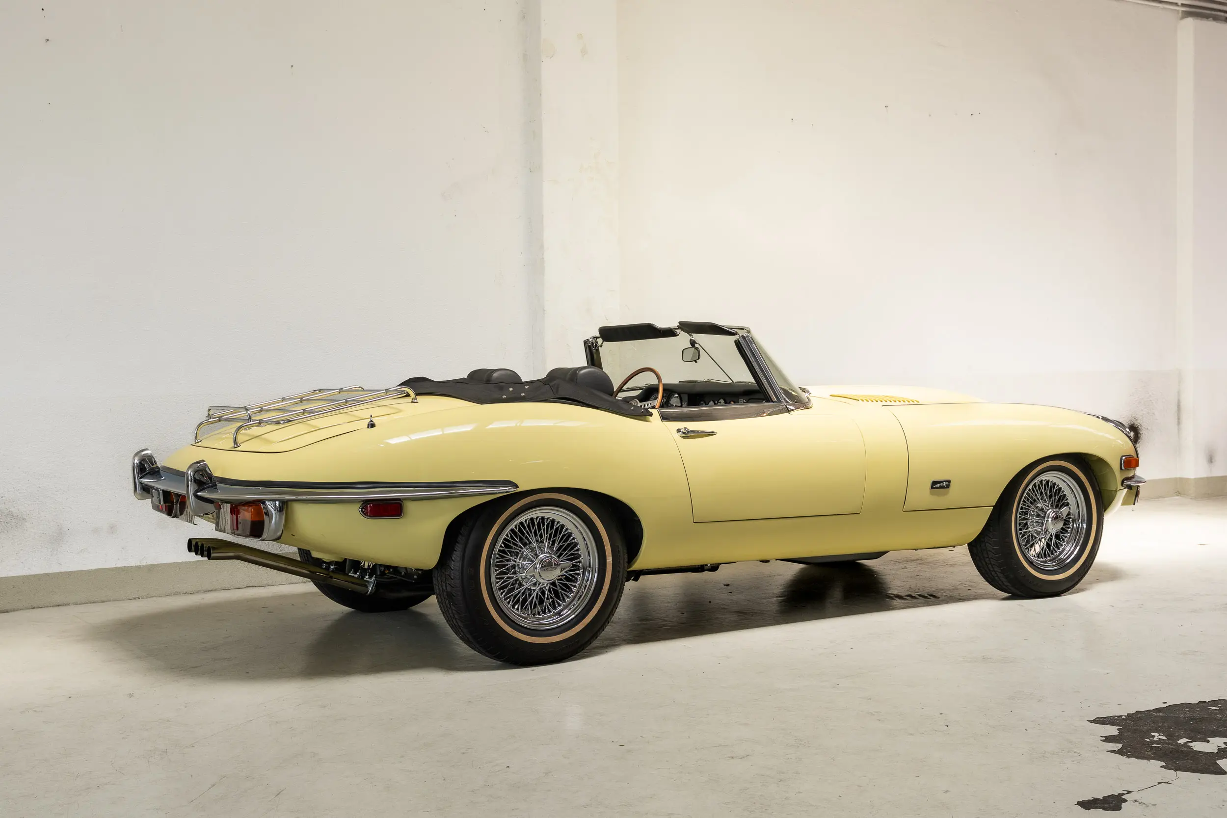oblique side view Oblique view of an Jaguar E Type OTS 
