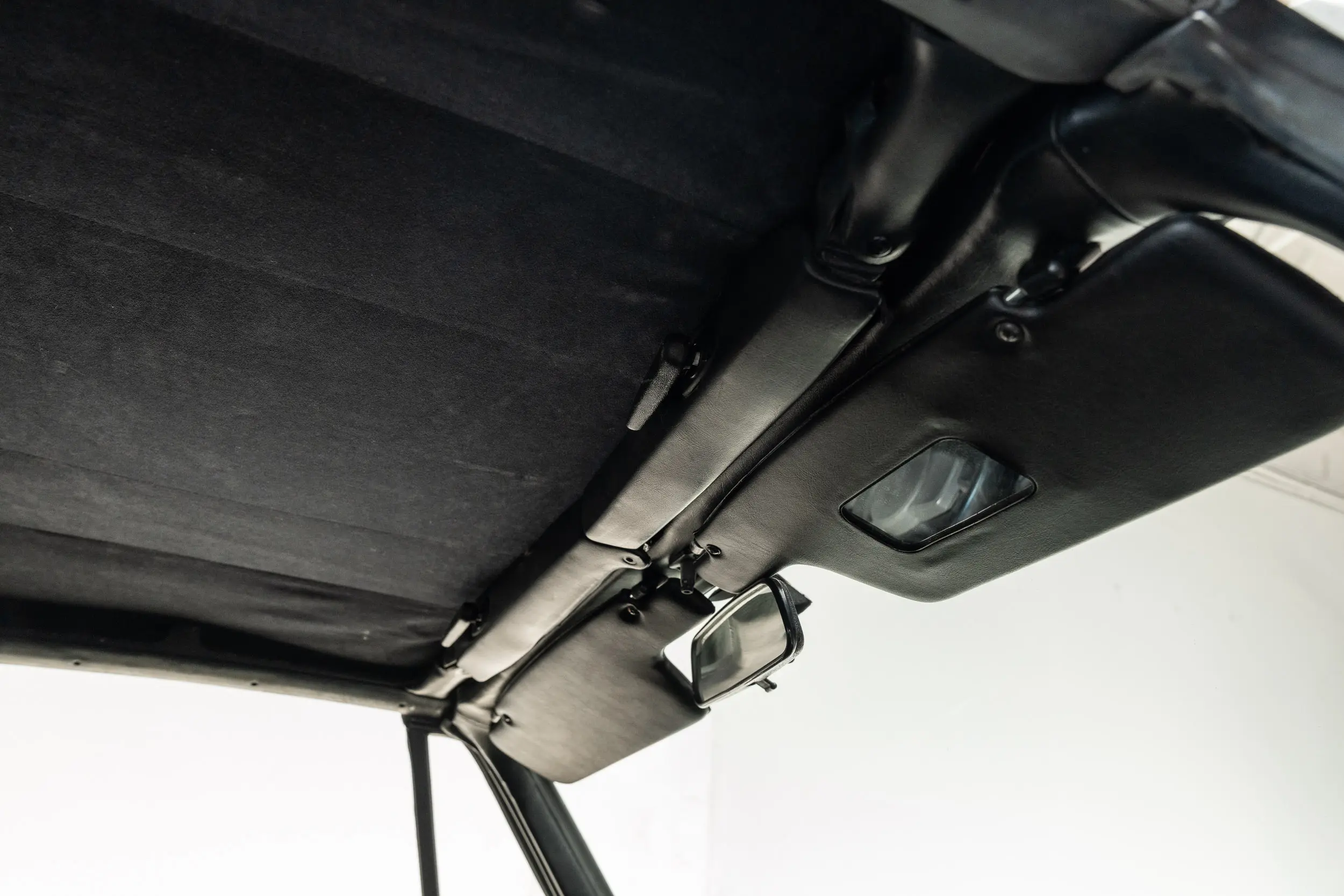 view of headliner of an Porsche 911 3.0 SC Targa