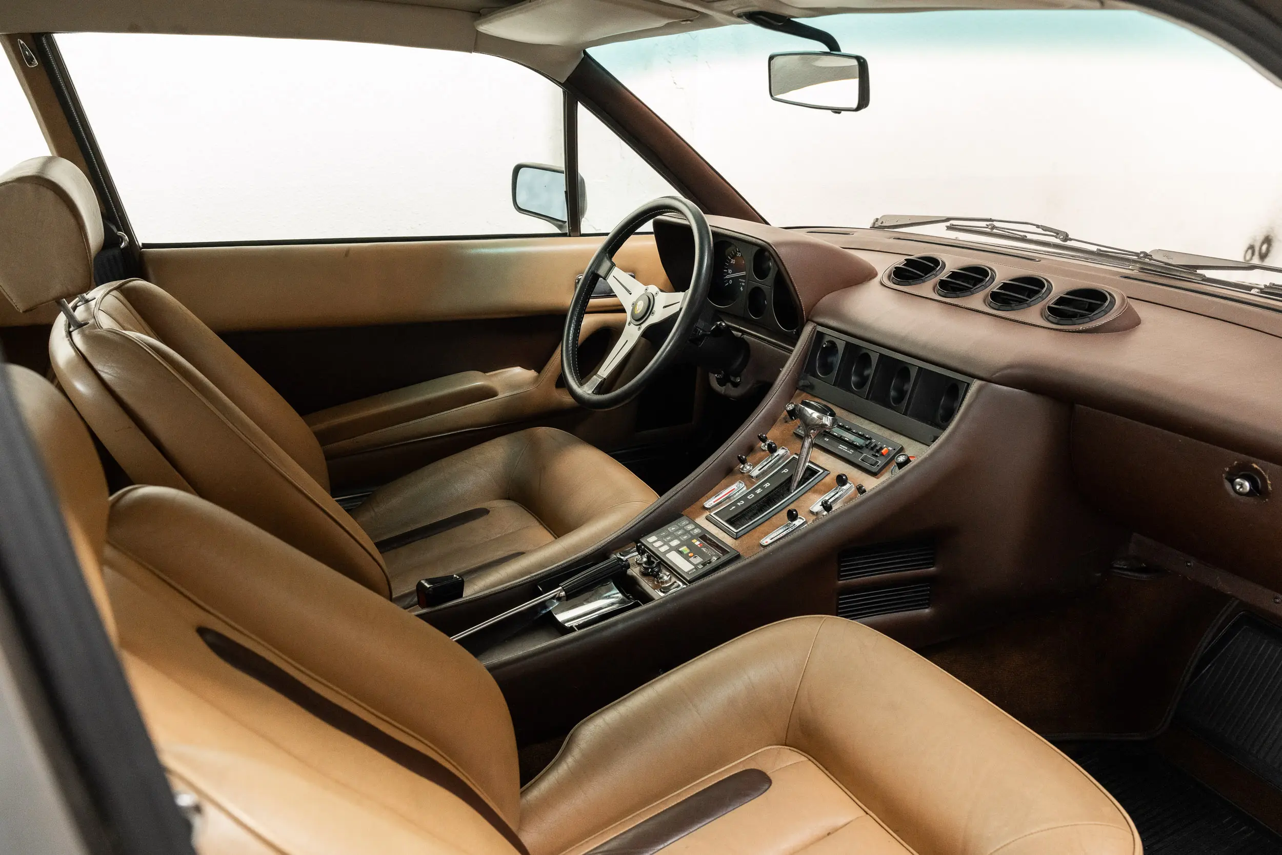 overview of interior of an Ferrari 400 i